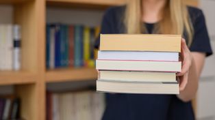 Rzeszów: Nowocześniej w wypożyczalni głównej Wojewódzkiej i Miejskiej Biblioteki Publicznej