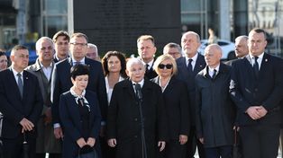 Awantura na miesięcznicy. Kaczyński zagłuszany okrzykami