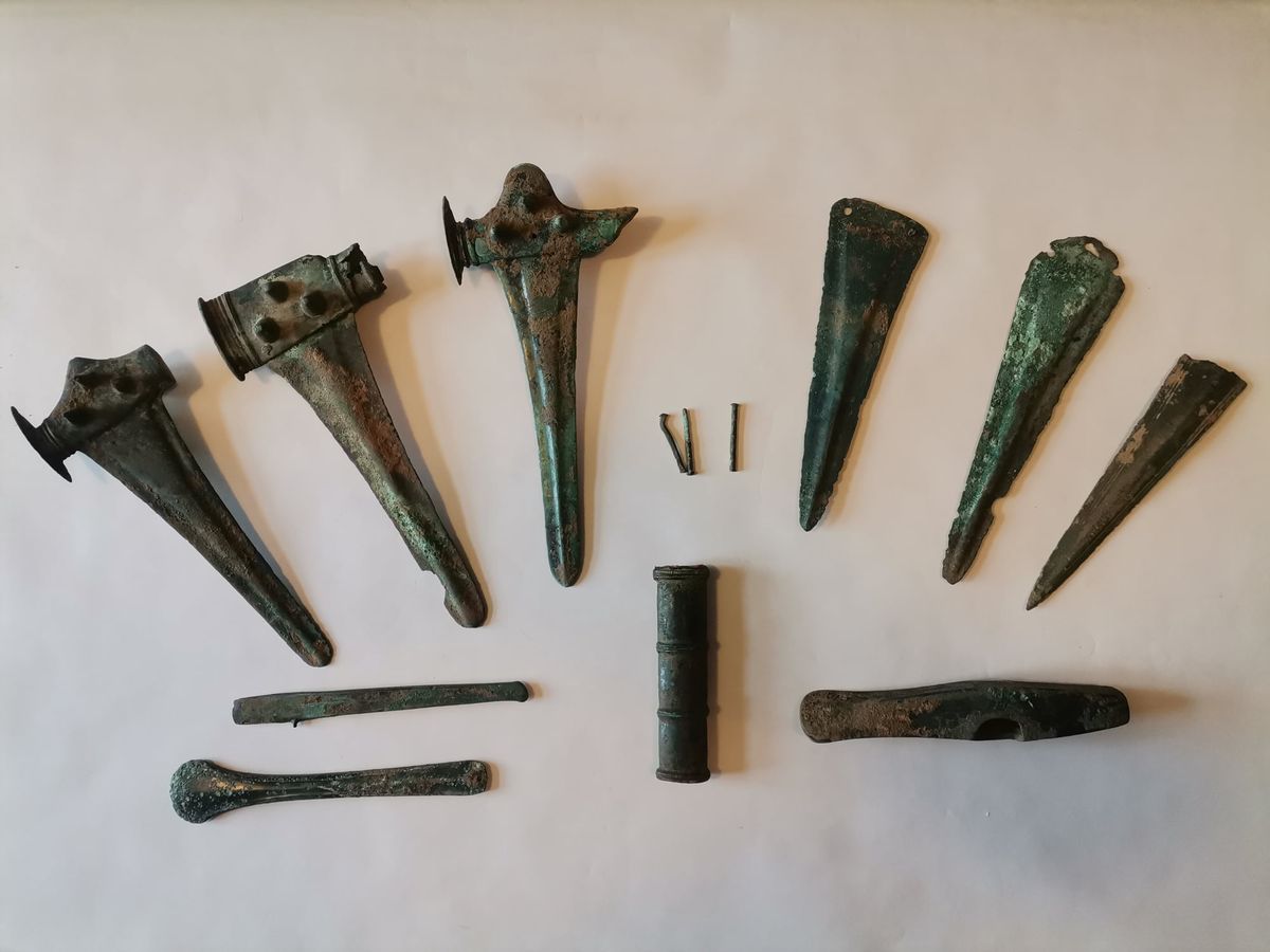 Artefakty zostały znalezione podczas prac polowych 