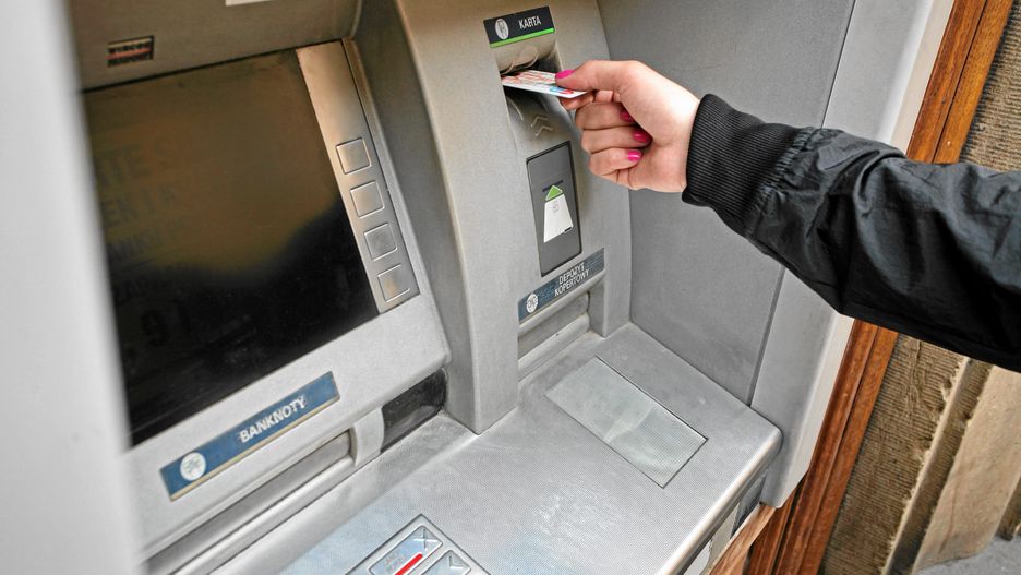 Zablokowane pieniądze w bankomacie nie przepadają