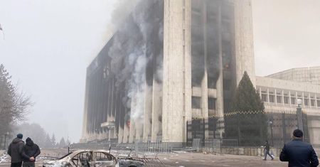 Reżim w Kazachstanie brutalnie dławi protesty. W tle "pucz pałacowy" i większe wpływy Moskwy