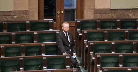 Skandal w Sejmie. Schetyna wskazuje na Kaczyńskiego