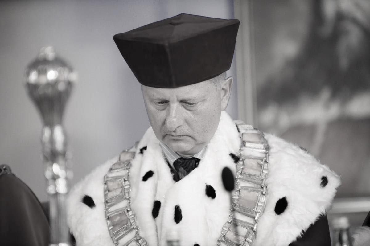 Nie żyje rektor UKW, radny sejmiku województwa prof. Jacek Woźny.