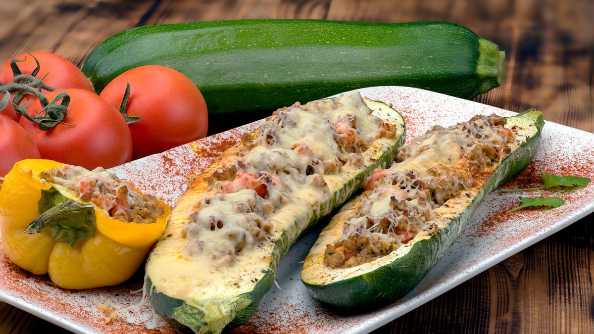 Cukinia to idealne warzywo do faszerowania. 