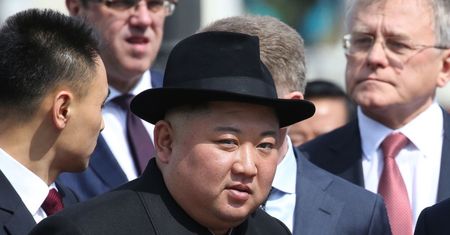 Korea Północna wystrzeliła rakiety. Kim Dzong Un chwali fabrykę broni