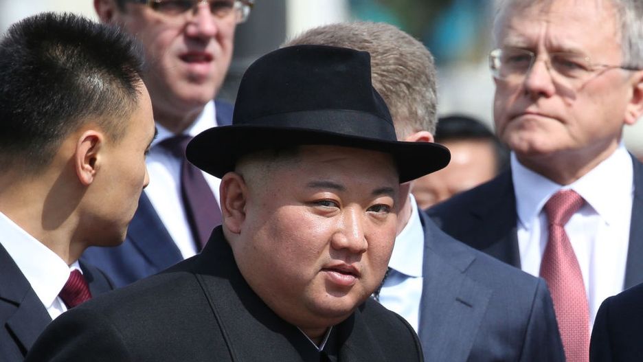 Kim Dzong Un chwali fabrykę broni 