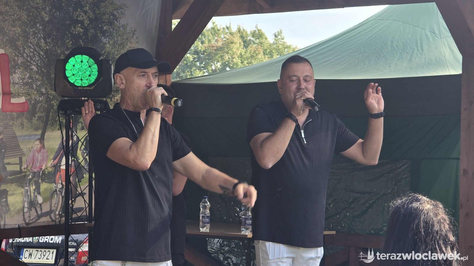 Piknik charytatywny nad jeziorem Lubiechowskim