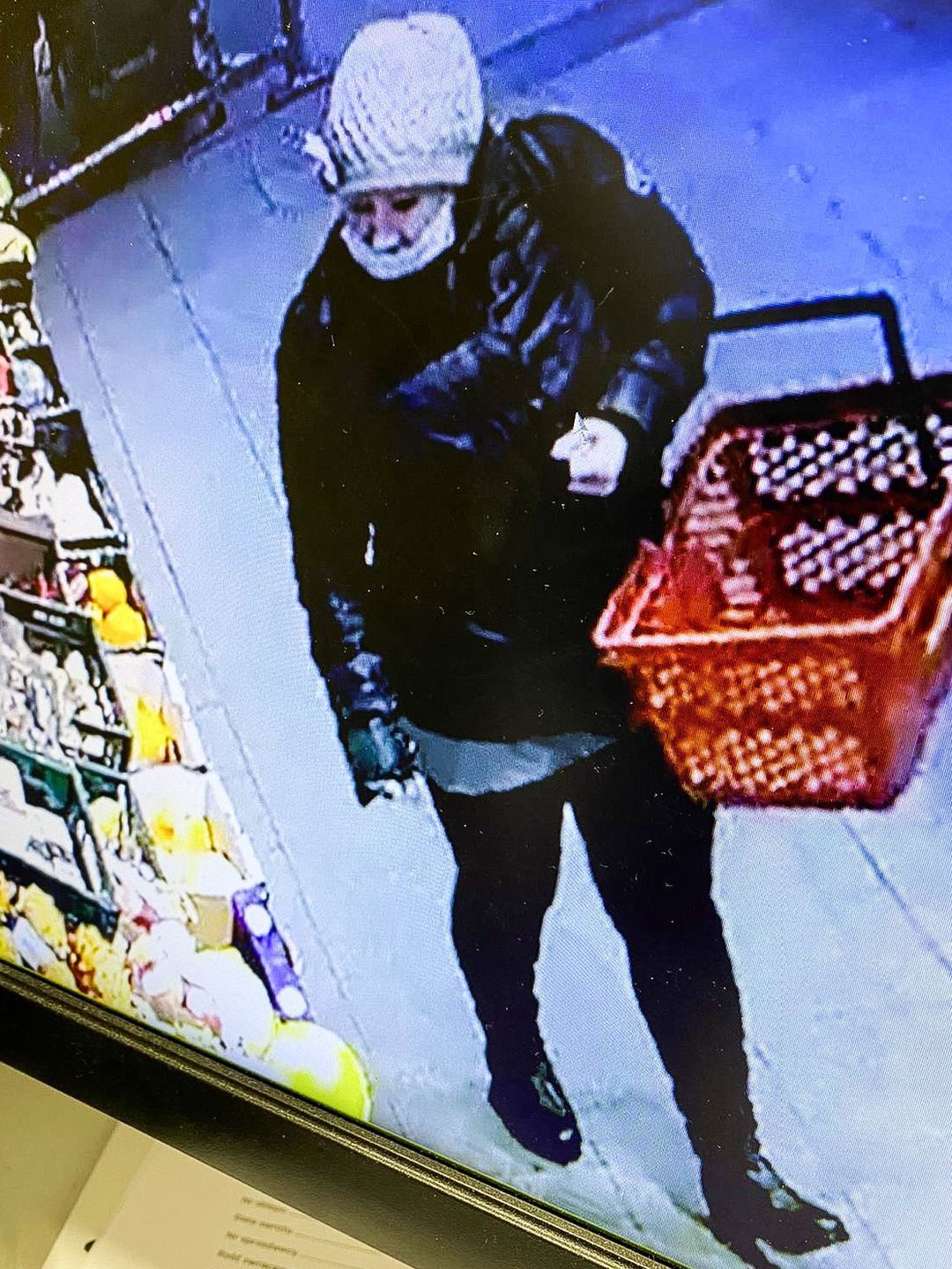 Piła. Ukradła puszkę z pieniędzmi WOŚP. Policja publikuje zdjęcia 