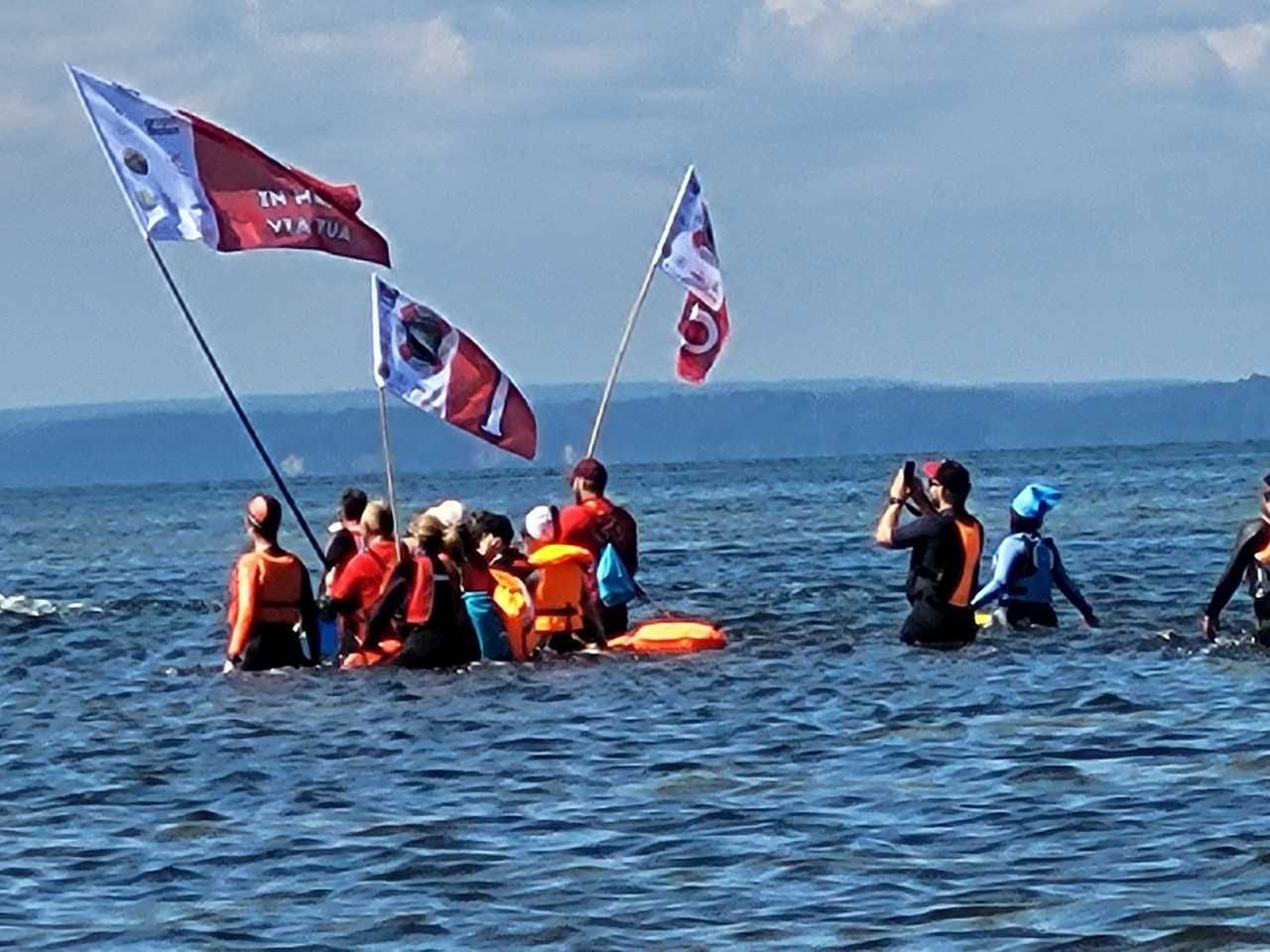 Najtrudniej iść, gdy ciało jest zanurzone do połowy ud