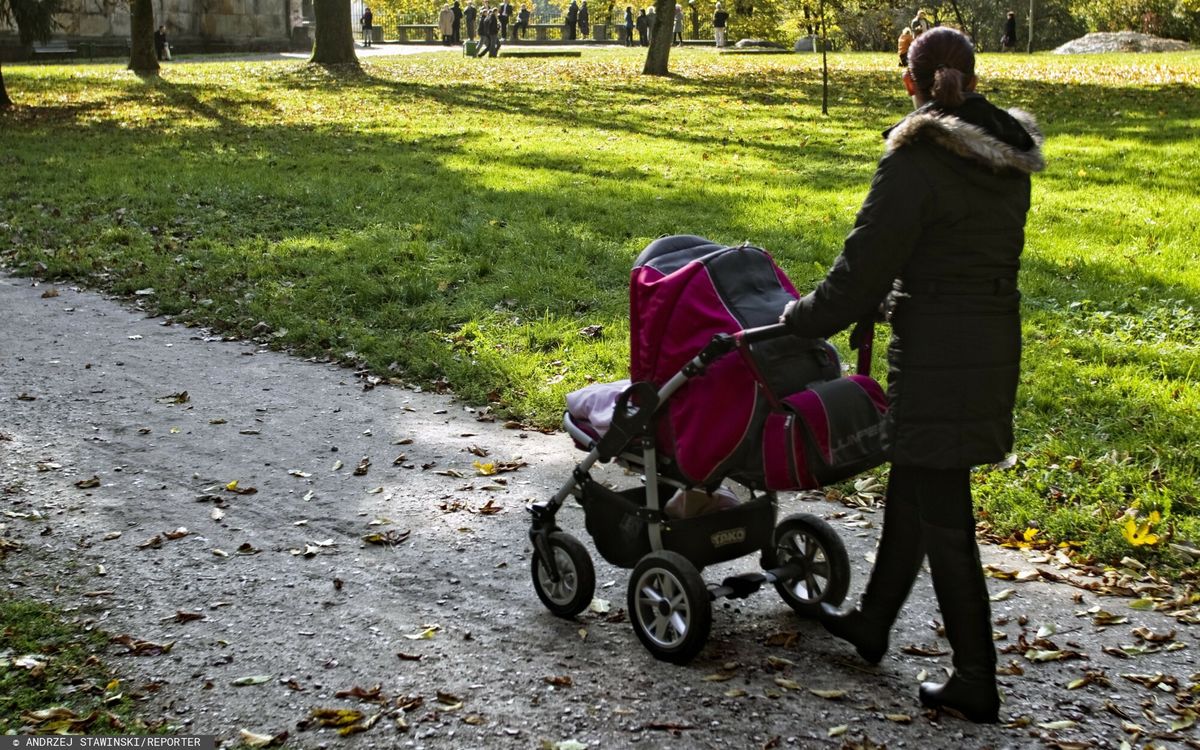 Radom. Pijana matka zajmowała się swoim dzieckiem 