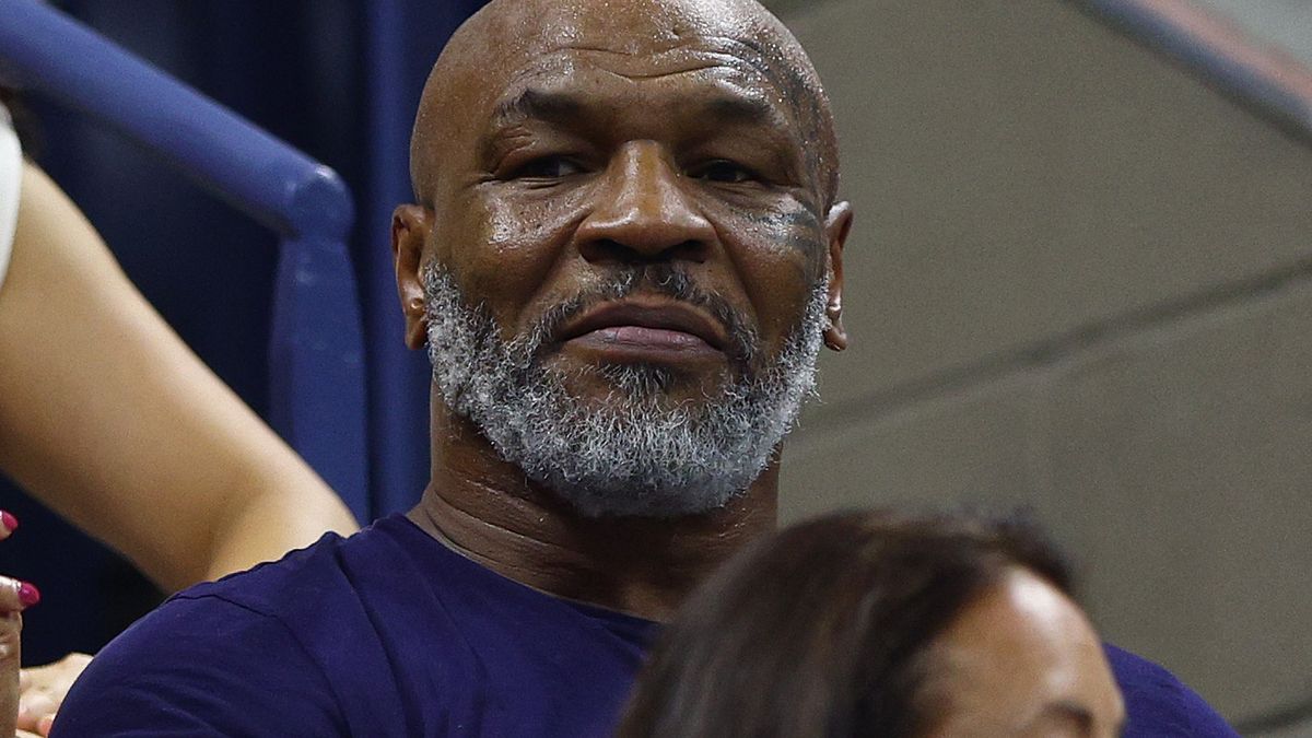 NEW YORK, NEW YORK - AUGUST 29: Mike Tyson looks on during the Women's Singles First Round match between Serena Williams of the United States and Danka Kovinic of Montenegro on Day One of the 2022 US Open at USTA Billie Jean King National Tennis Center on August 29, 2022 in the Flushing neighborhood of the Queens borough of New York City. (Photo by Elsa/Getty Images)