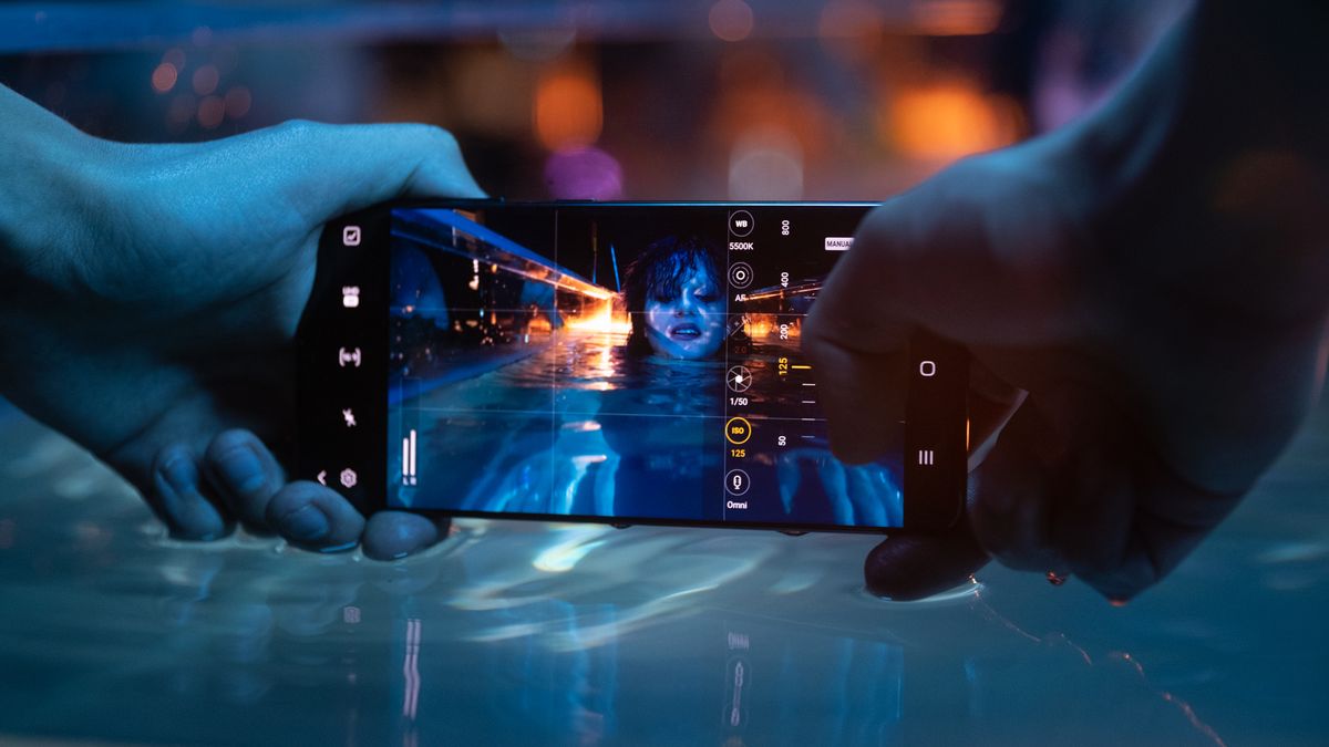 Samsung Galaxy S21 Ultra w akcji. Polacy nagrali smartfonem profesjonalny teledysk 1