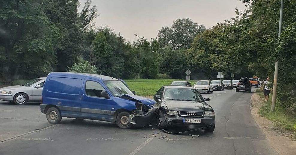 Wrocław. Wypadek na Strzegomskiej. Spore utrudnienia w zachodniej części miasta