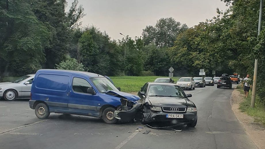Wrocław. Wypadek na Strzegomskiej. Spore utrudnienia w zachodniej części miasta