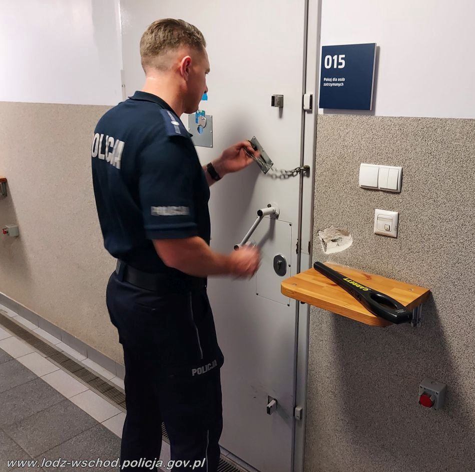 Koluszki: Policjanci zatrzymali dwóch sprawców napadu rabunkowego