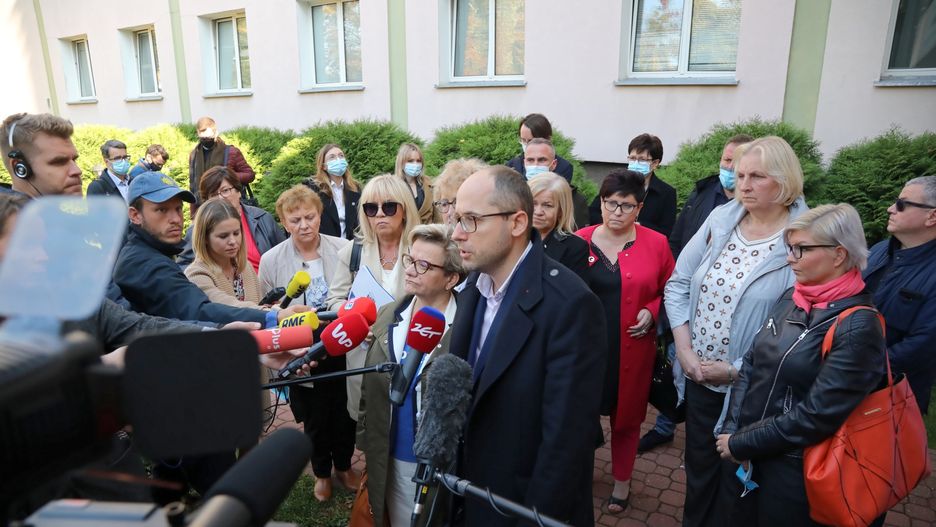 Lekarze po rozmowach. "Rząd odwraca oczy od cierpienia polskich pacjentów" 