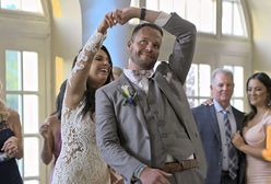 "Love Is Blind": Uczestnik pozywa produkcję. Twierdzi, że celowo podawano im alkohol