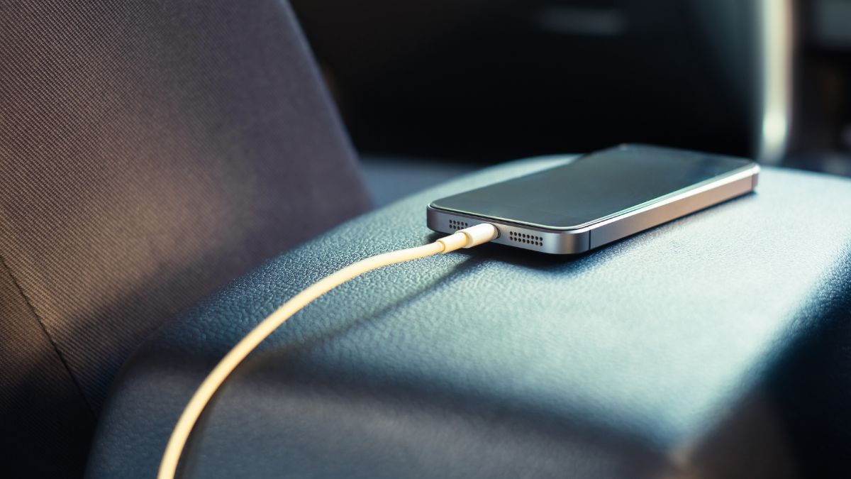 Jak prawidłowo ładować baterię w telefonie?