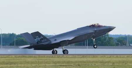 F-35 nad Polską. Oto trasa i godziny przelotu supermyśliwców