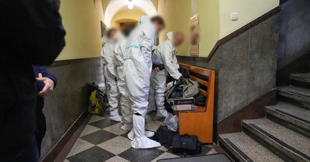 Tragiczne wydarzenia na krakowskim Kazimierzu: śmierć dwojga młodych ludzi pod lupą śledczych