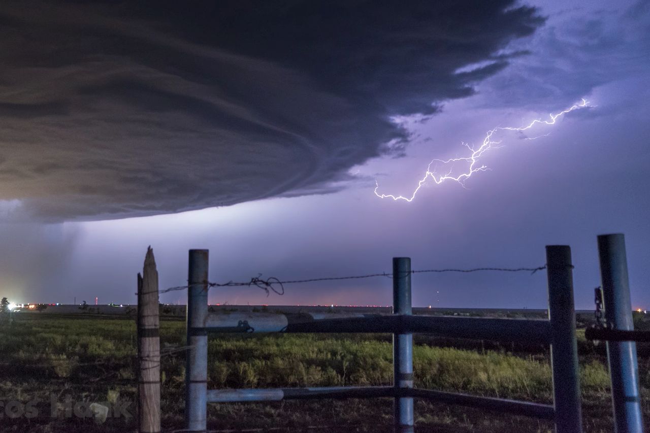 Naucz się fotografować błyskawice w 10 minut