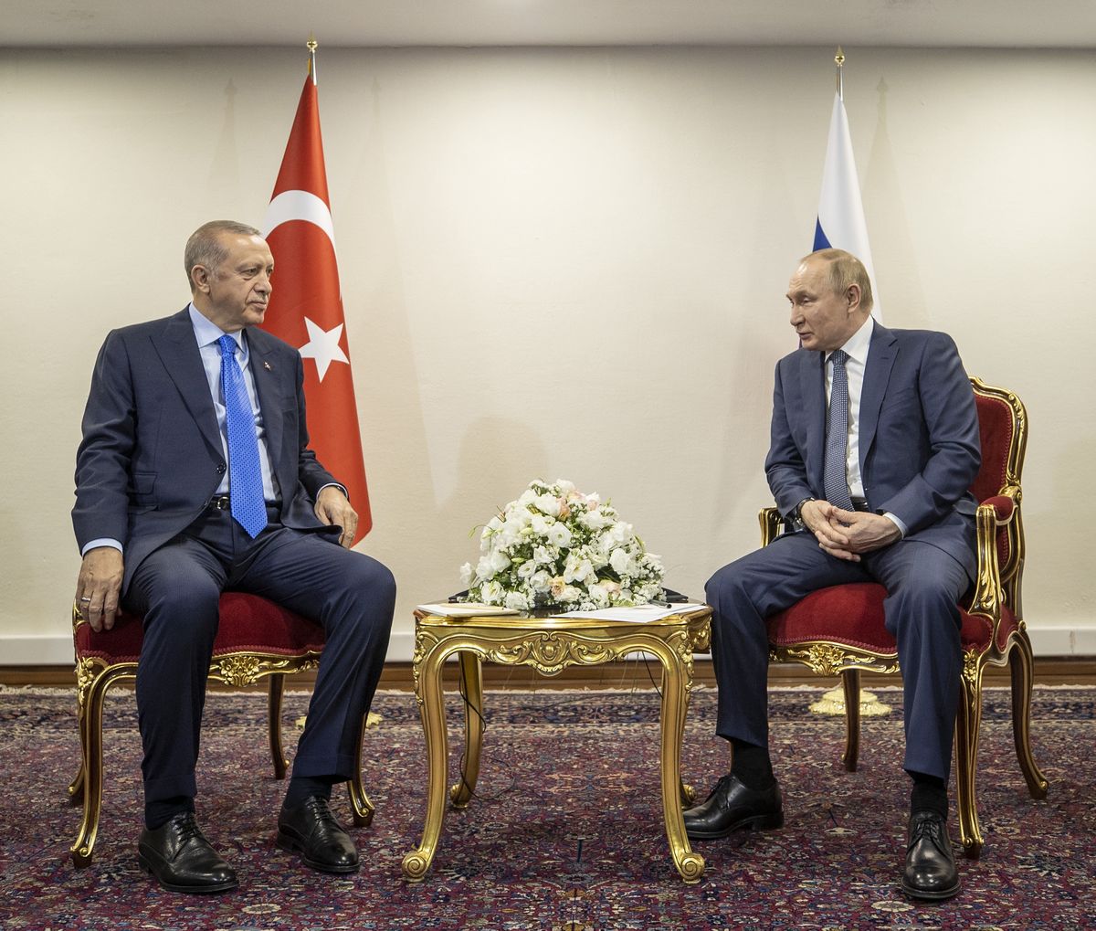 TEHRAN, IRAN - JULY 19: Turkish President Recep Tayyip Erdogan (L) meets Russian President Vladimir Putin (R) in Tehran, Iran on July 19, 2022. (Photo by Ali Balikci/Anadolu Agency via Getty Images)