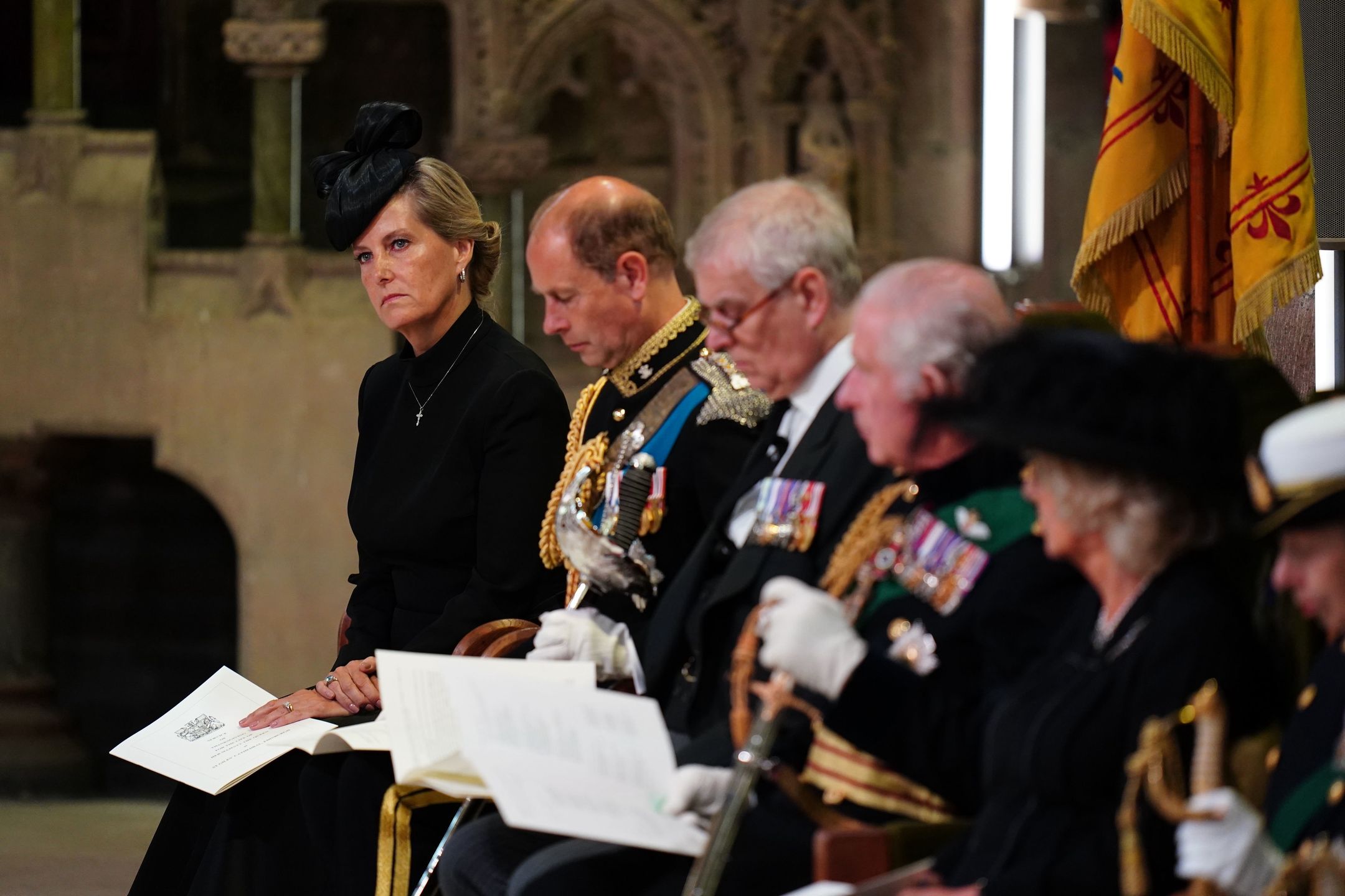Hrabina Zofia, książę Edward, książę Andrzej, Król Karol III, Królowa Małżonka Camilla