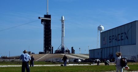 Satelity Starlink nad Polską. Startują o 21:30