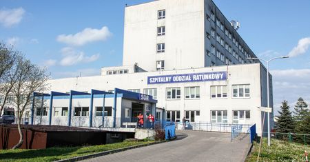 Wyskoczył z okna w szpitalu. 28-latek nie żyje