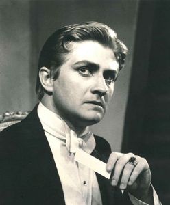 Wrocław. Pan Igor chce iść do teatru. Kto pamięta, niech się dołoży