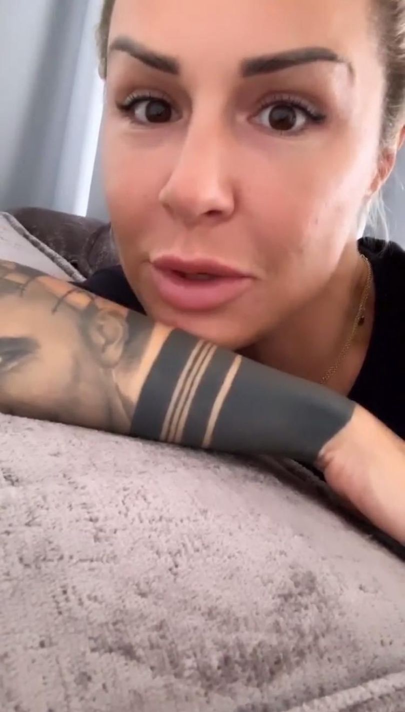 Blanka Lipińska żali się na nieudany makijaż permanentny oka