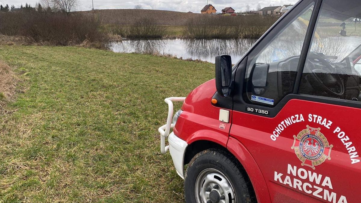 Ciało mężczyzny dryfowało w stawie