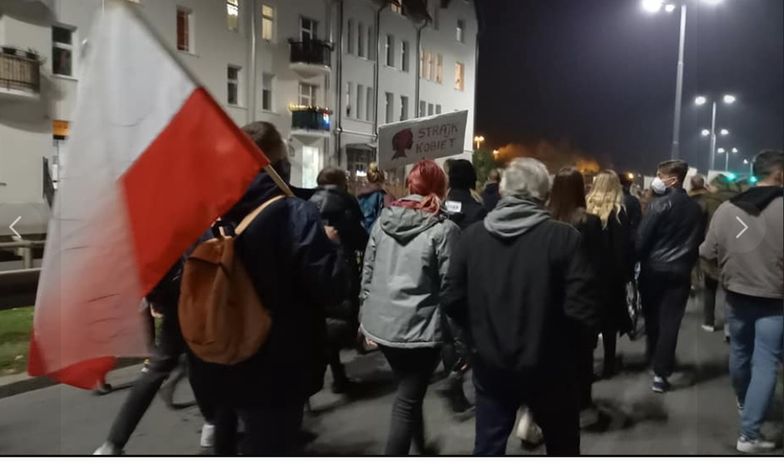   Od kilku dni w całej Polsce odbywają się protesty przeciw orzeczeniu TK ws. aborcji