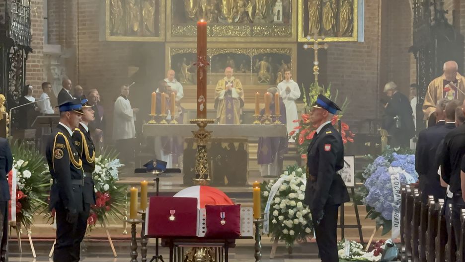 Pogrzeb drugiego strażaka, który zginął w wyniku pożaru w poznańskiej kamienicy