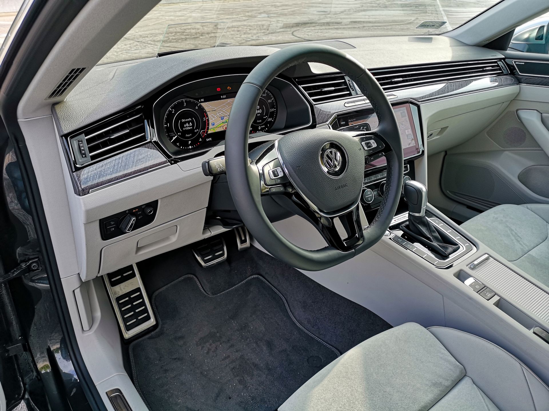 Volkswagen Arteon: kamery 360 stopni z 3D i system dźwięku Dynaudio 25