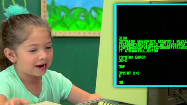 Dzieci widzą stary komputer i... kompletnie nie wiedzą, co z nim zrobić 1