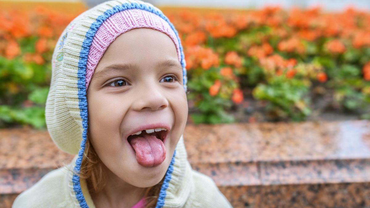 Krótkie wędzidełko może wpływać na opóźniony rozwój mowy