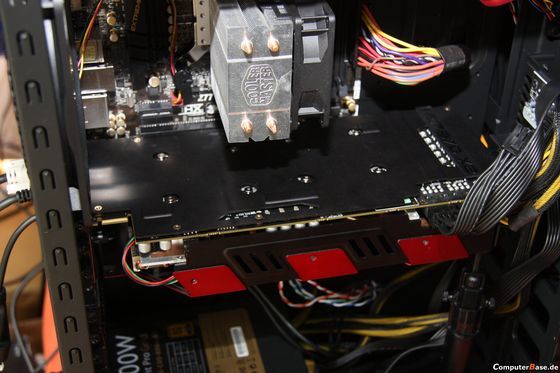PowerColor Radeon HD 7970 X2 Devil 13 karta graficzna zdjęcie montaż obudowa