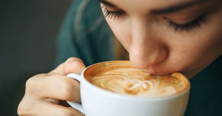 Większość Polaków ma ciarki na myśl o takiej kawie. W Szwecji piją litrami
