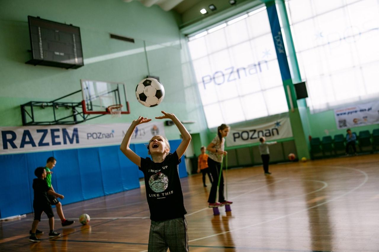 Sportowe wakacje w Poznaniu. POSiR zaprasza na letnie półkolonie dla dzieci