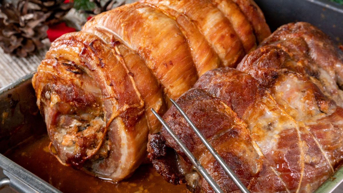 Jak przyrządzić soczysty pieczony boczek? 