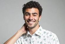 Wizerunek Luigiego Mangione w poście Shein