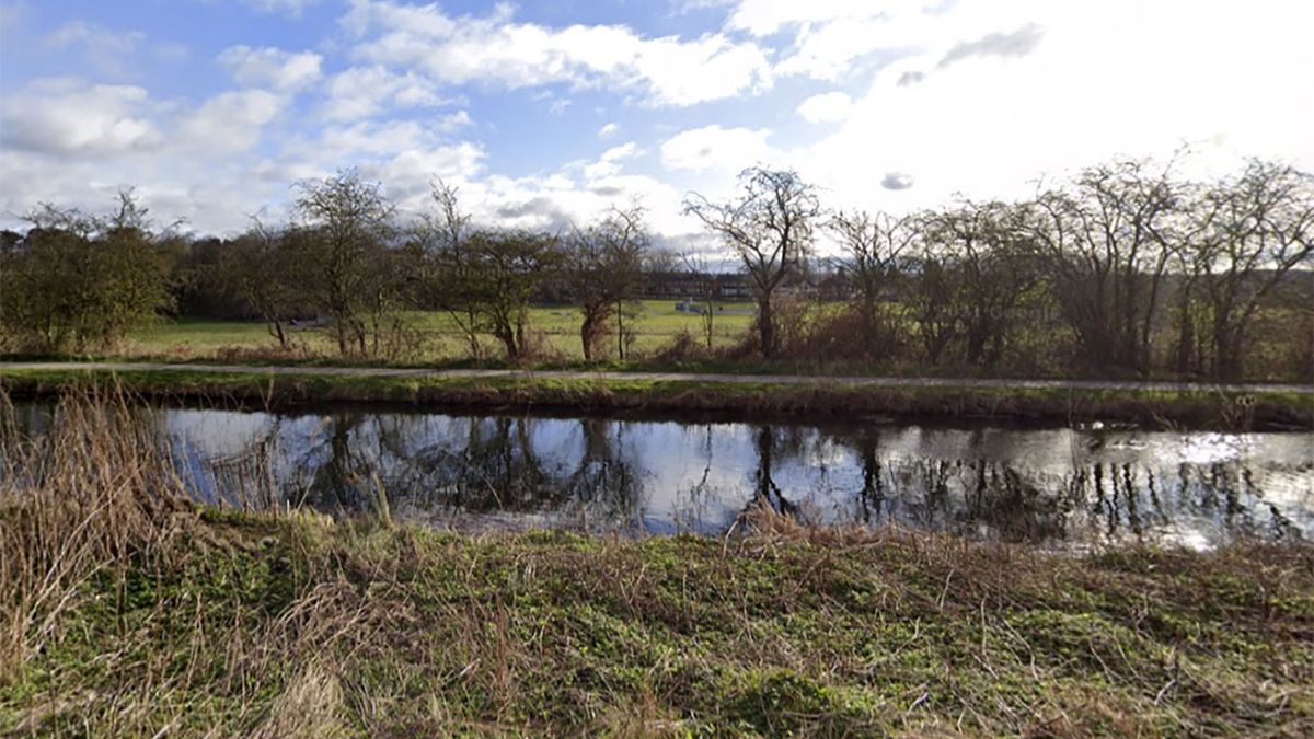 Czterolatek wpadł do kanału w Walsall w Wielkiej Brytanii
