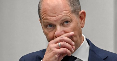 Afera cum-ex. Śledczy przeszukali skrzynkę mailową Olafa Scholza