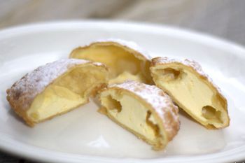 Połącz pączki i faworki w jednym przepisie. Ten wyjątkowy deser zrobi furorę w tłusty czwartek