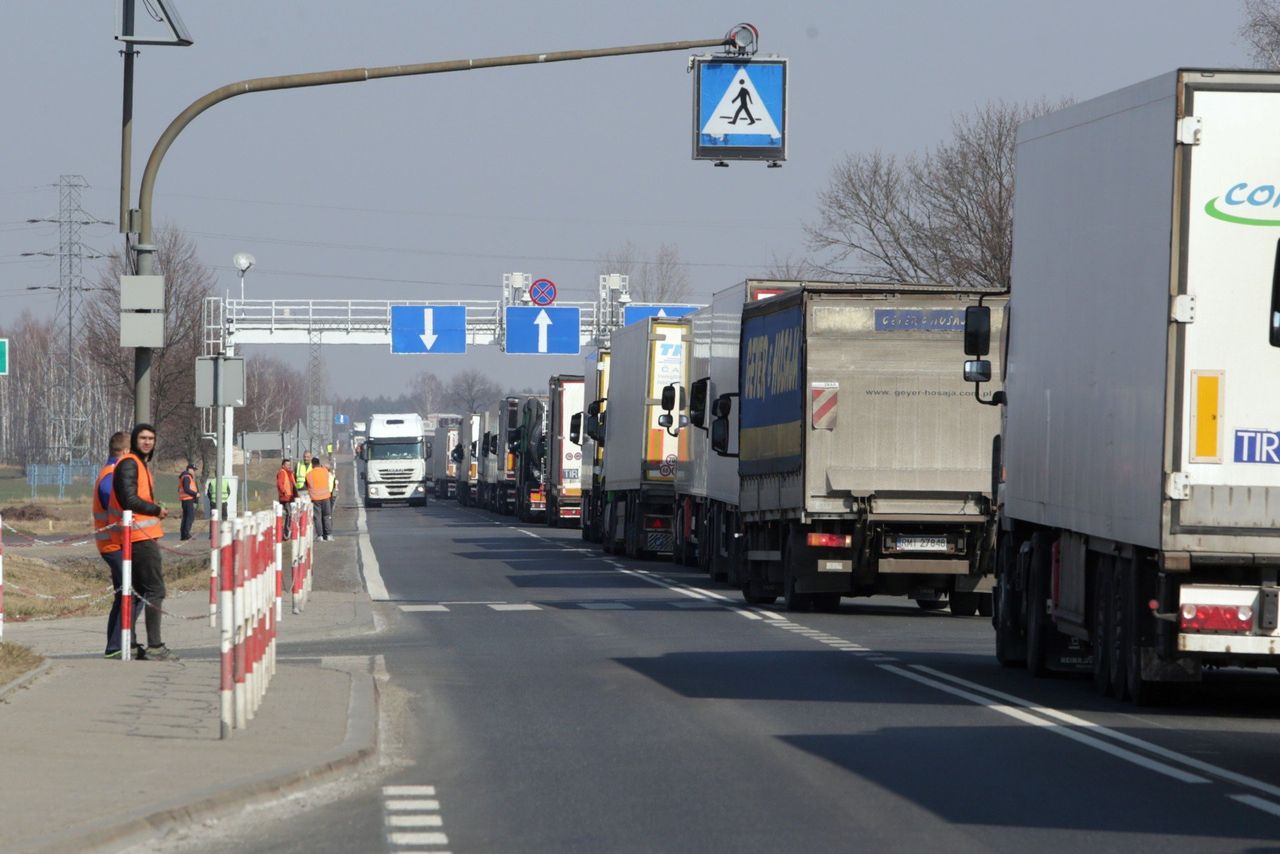 Polscy kierowcy utknęli w pułapce. 450 euro za dobę postoju
