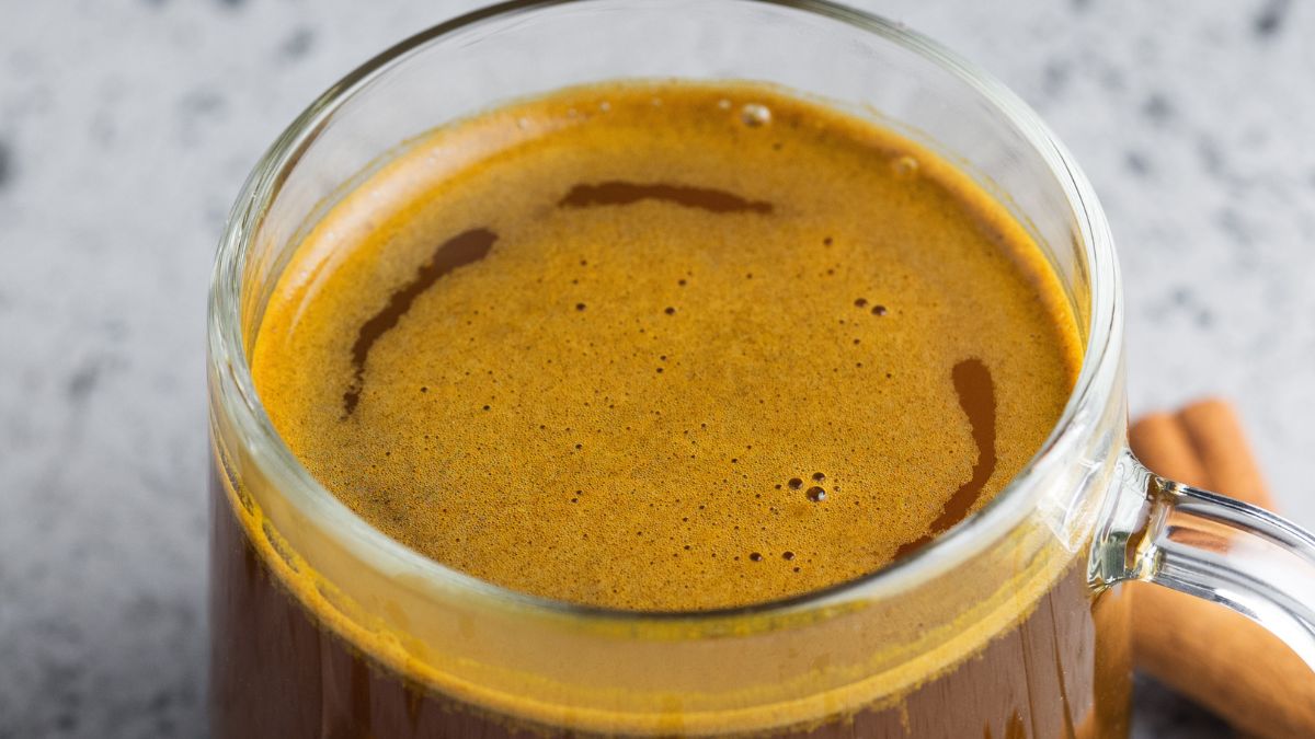 Kawa z dodatkiem kurkumy