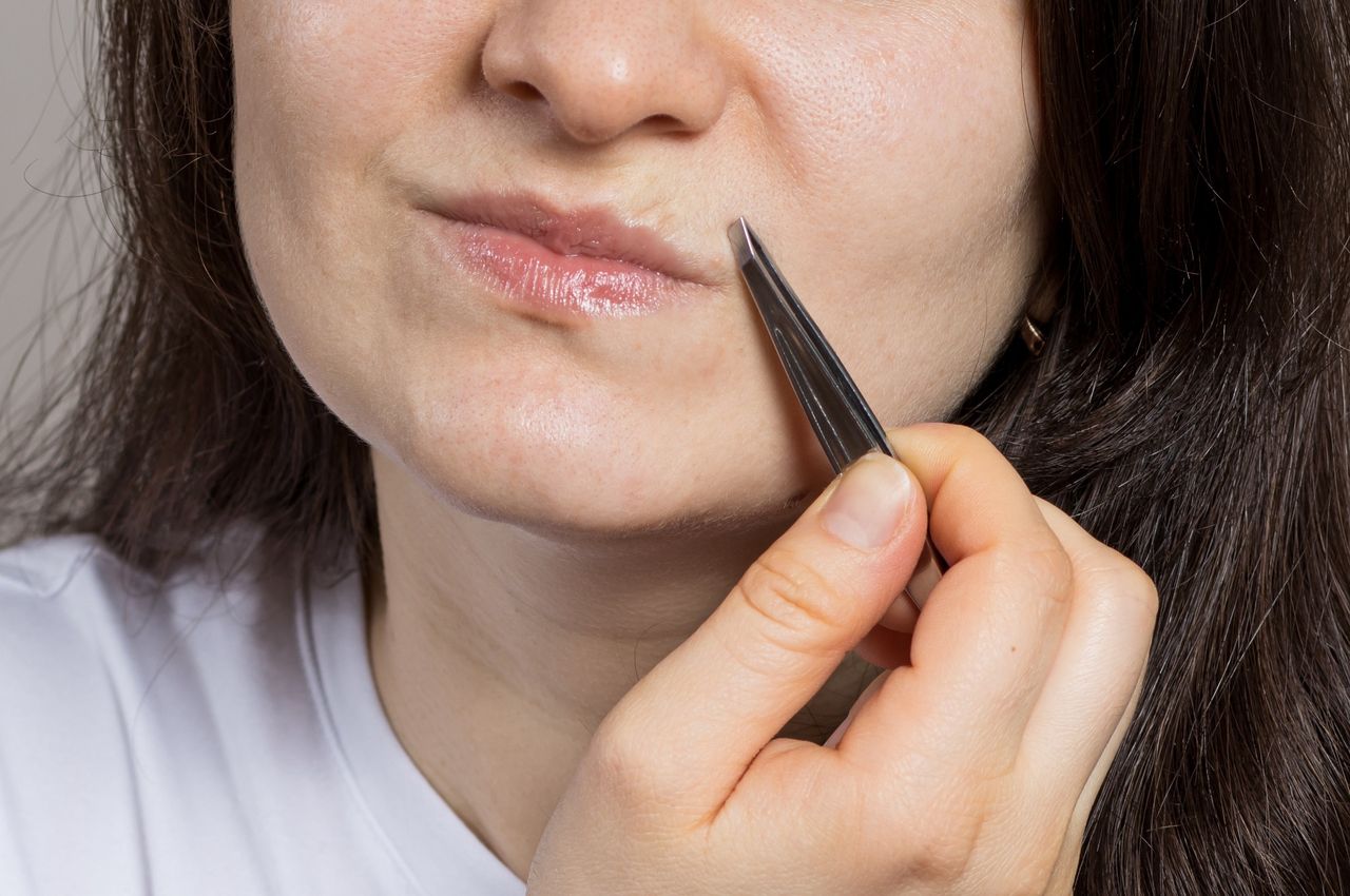 Discover the secret in your pantry: How baking soda can combat unwanted facial hair