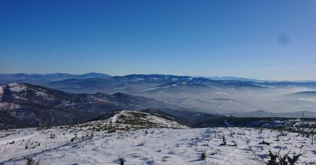 Beskidy. Biało w górach, uwaga na szlakach