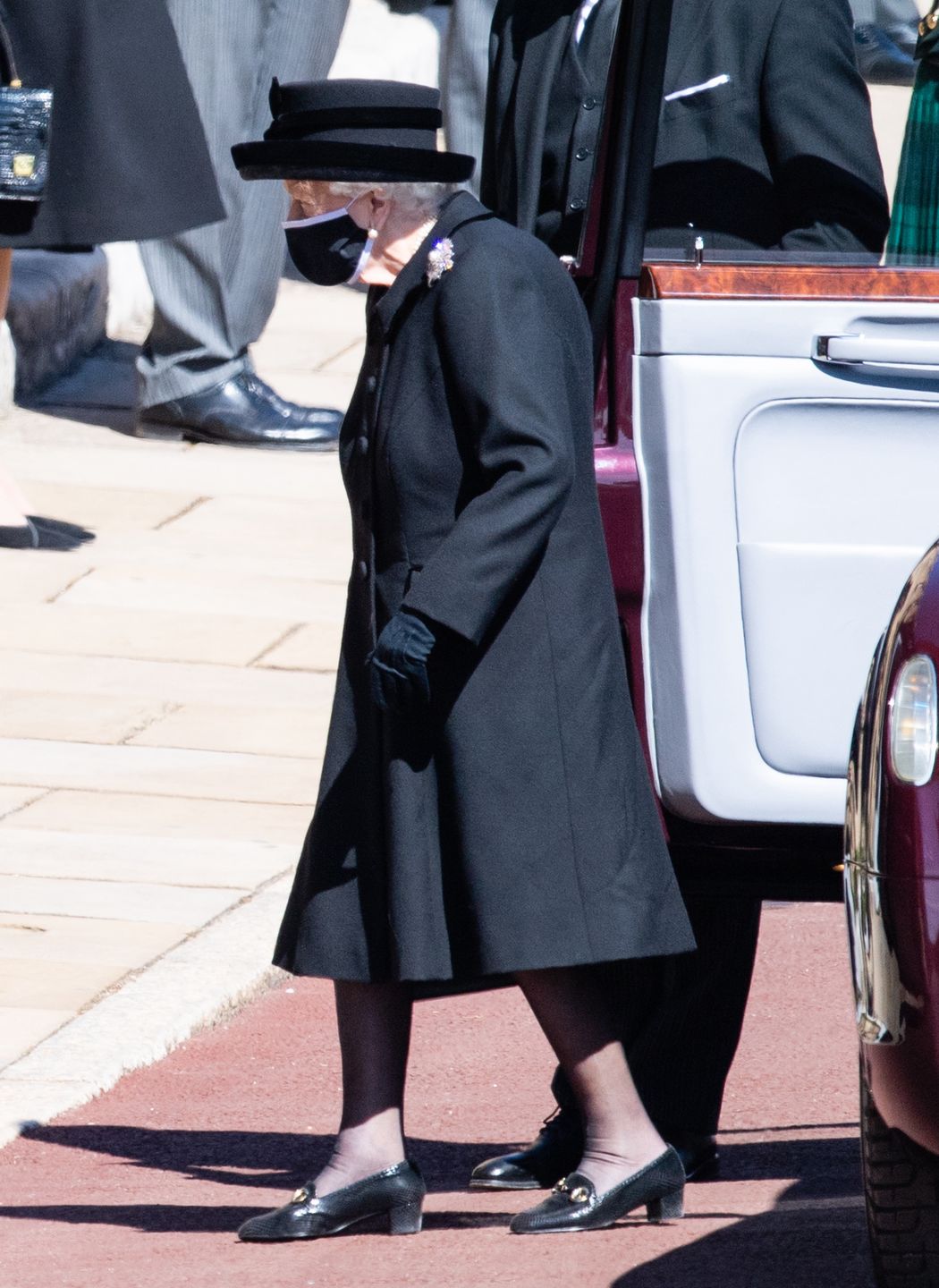 Królowa Elżbieta chce spędzać większość czasu na zamku Windsor, w krypcie którego spoczął jej zmarły mąż